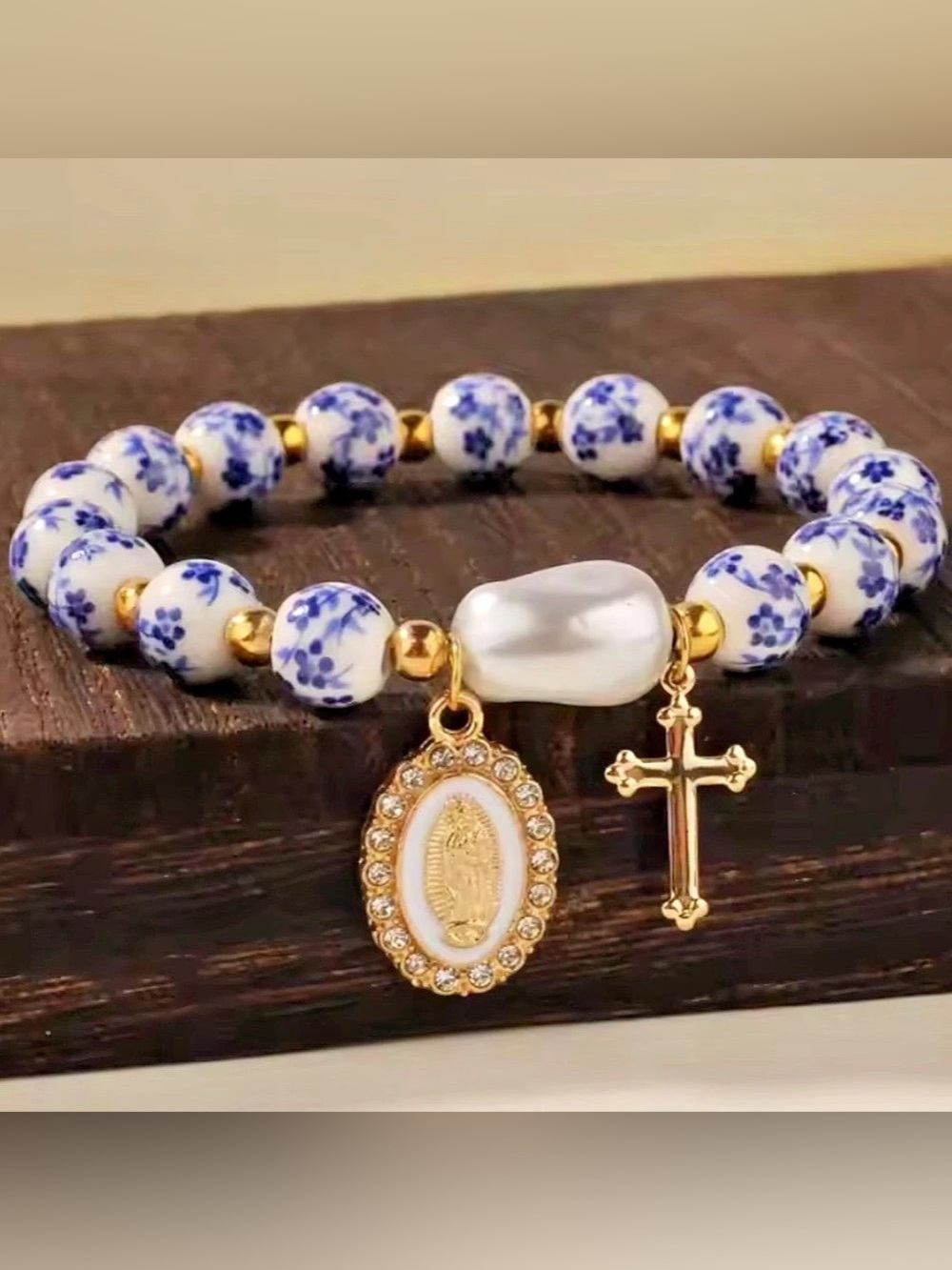 Floral Beaded Charm Bracelet in White & Gold